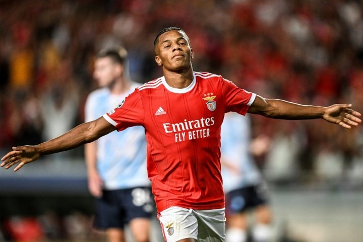 Benfica's Neres ends Dynamo Kyiv's Champions League hopes